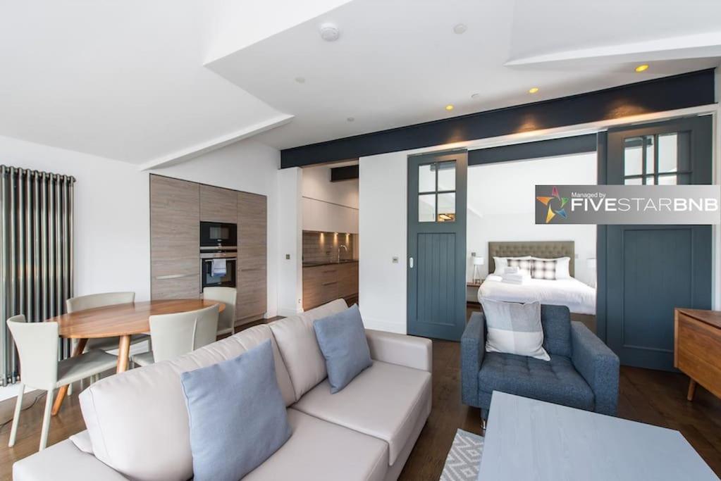 Cool Urban Apartment With Stunning Castle Views EDI Eksteriør bilde