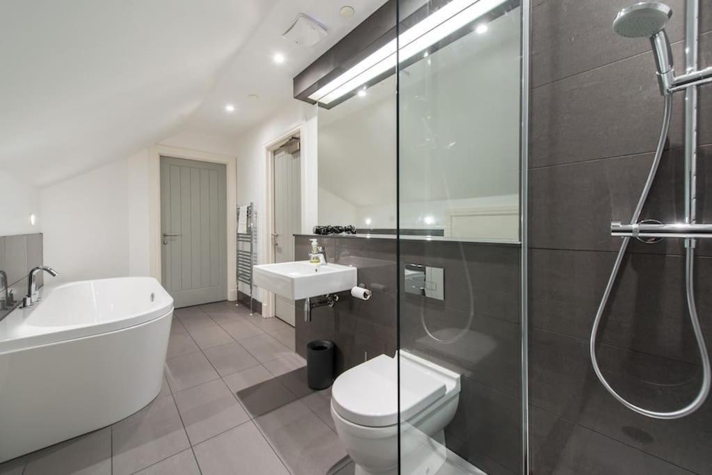 Cool Urban Apartment With Stunning Castle Views EDI Eksteriør bilde