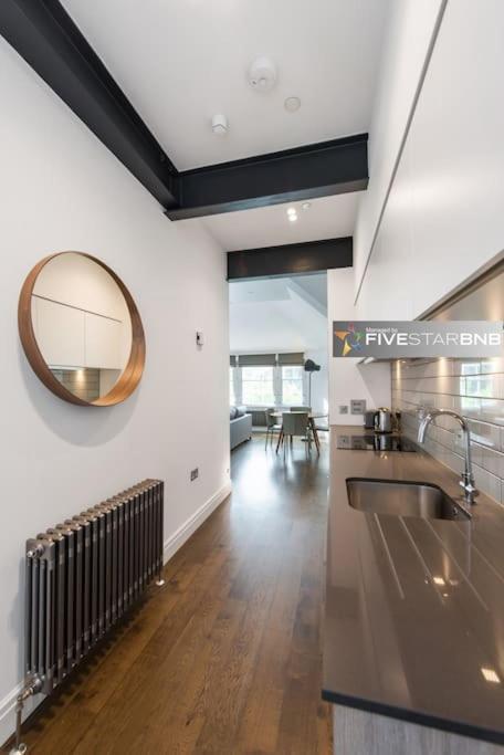 Cool Urban Apartment With Stunning Castle Views EDI Eksteriør bilde
